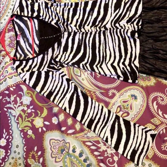 Zebra print black and white shirt - Picture 6 of 6